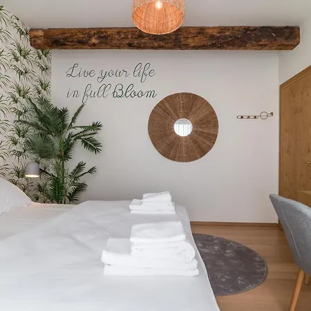 Blooms Botanical Vendégház